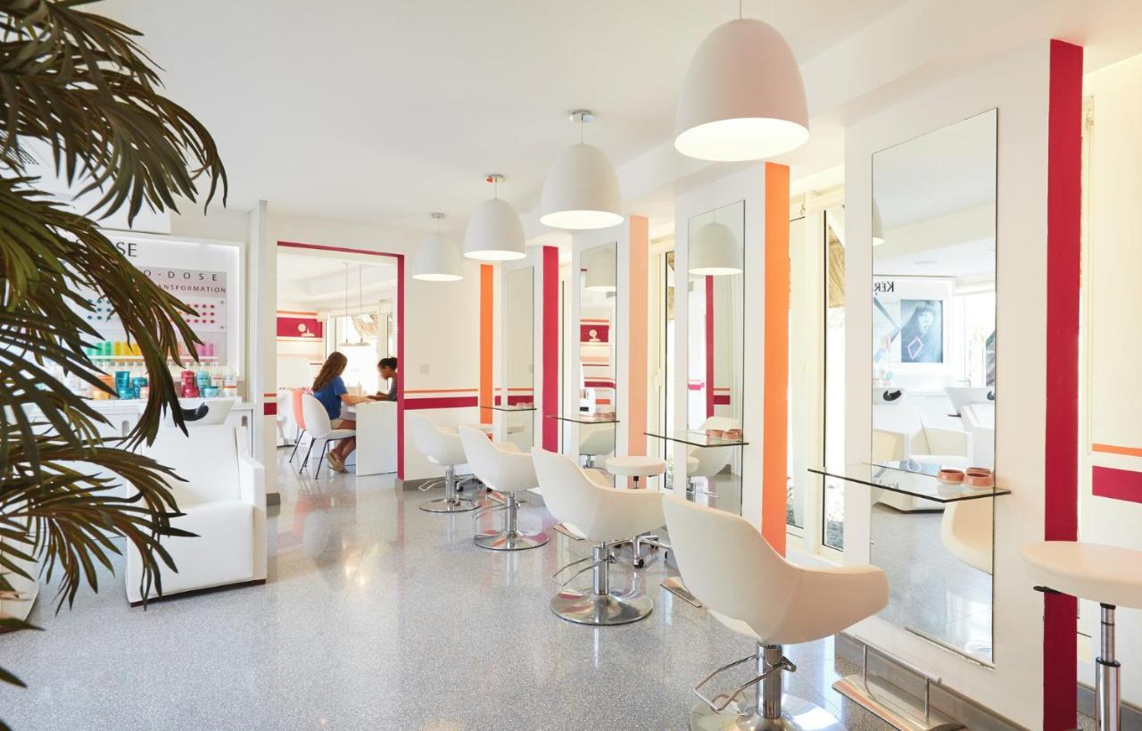 Lux* Grand Gaube Resort & Villas Ngoại thất bức ảnh A hair salon in Paris, France