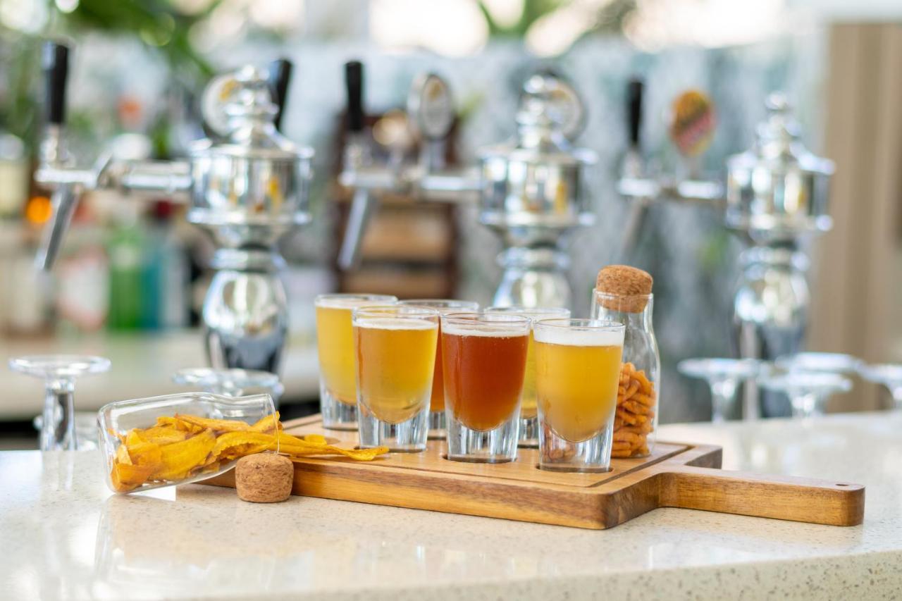 Lux* Grand Gaube Resort & Villas Ngoại thất bức ảnh Beer tasting