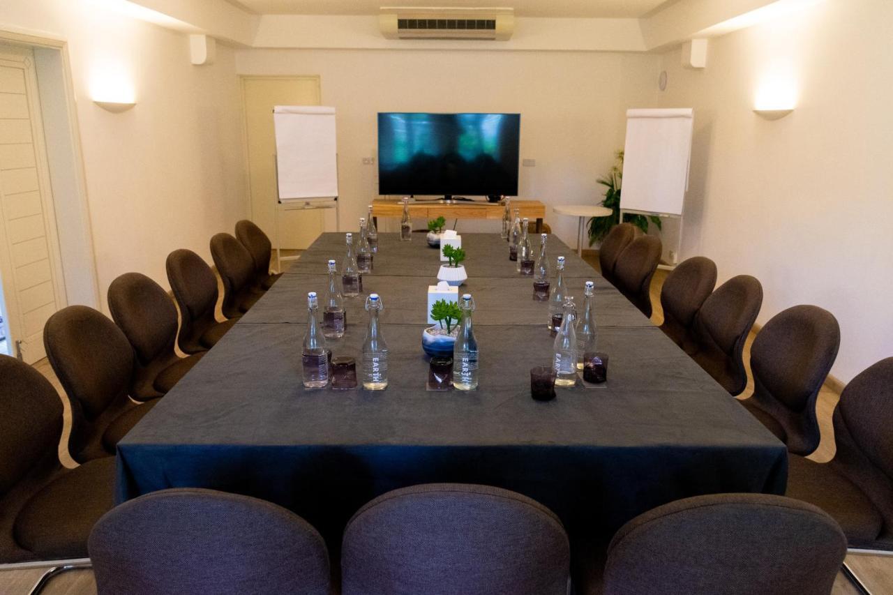 Lux* Grand Gaube Resort & Villas Ngoại thất bức ảnh The boardroom at the London School of Economics